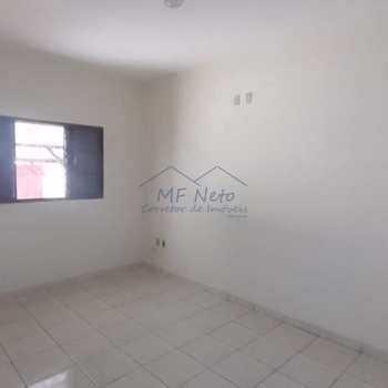 Casa em Pirassununga, bairro Vila Pinheiro