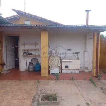 Casa em Pirassununga, bairro Jardim São Fernando