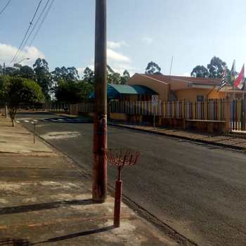 Casa em Pirassununga, bairro Jardim Bela Vista