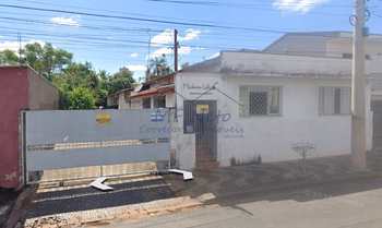 Casa, código 10133041 em Pirassununga, bairro Centro