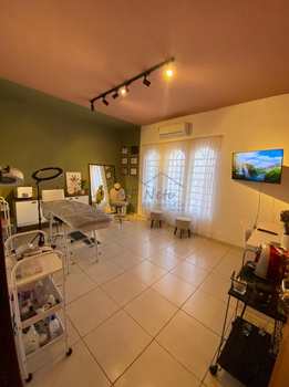 Casa, código 10133047 em Pirassununga, bairro Vila Pinheiro