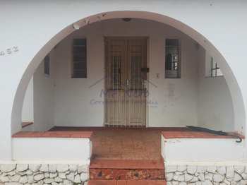 Casa, código 10133069 em Pirassununga, bairro Centro