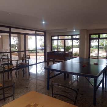 Apartamento em Pirassununga, bairro Residencial Planalto