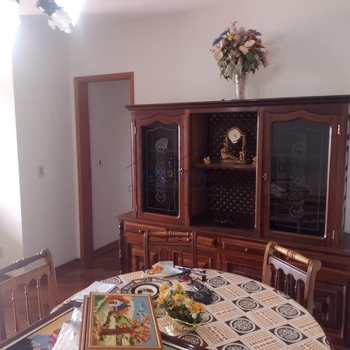 Apartamento em Pirassununga, bairro Residencial Planalto