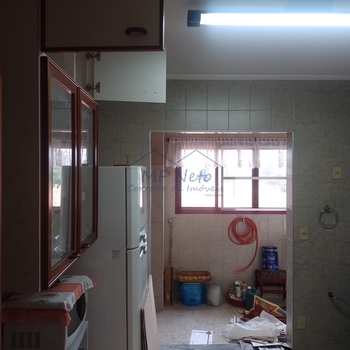 Apartamento em Pirassununga, bairro Residencial Planalto