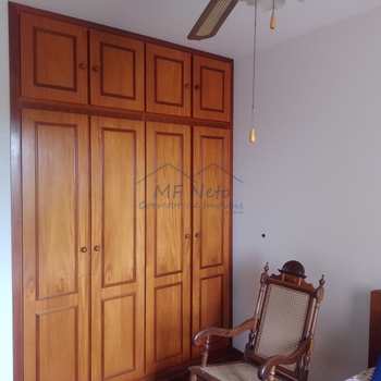 Apartamento em Pirassununga, bairro Residencial Planalto