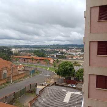 Apartamento em Pirassununga, bairro Residencial Planalto
