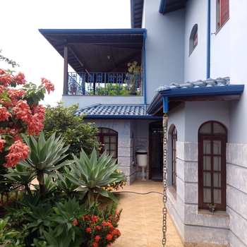 Casa em Pirassununga, bairro Parque dos Eucaliptos