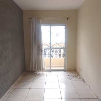 Apartamento em Pirassununga, bairro Residencial das Flores