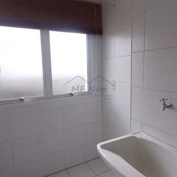 Apartamento em Pirassununga, bairro Residencial das Flores