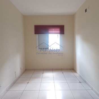 Apartamento em Pirassununga, bairro Residencial das Flores