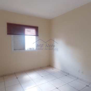 Apartamento em Pirassununga, bairro Residencial das Flores