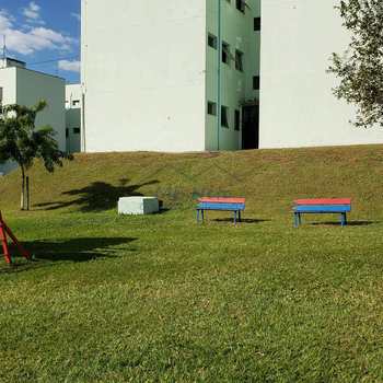 Apartamento em Pirassununga, bairro Residencial Suzana