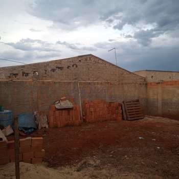 Casa em Pirassununga, bairro Terrazul Ba