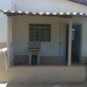 Casa em Pirassununga, bairro Vila Santa Fé