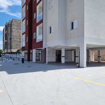 Apartamento em Pirassununga, bairro Vila Guimarães