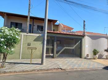 Casa, código 10133403 em Pirassununga, bairro Jardim Pavesi