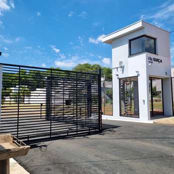 Casa de Condomínio em Pirassununga, bairro Condomínio Residencial Vila Suiça