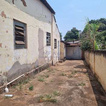 Terreno Comercial em Pirassununga, bairro Rosário
