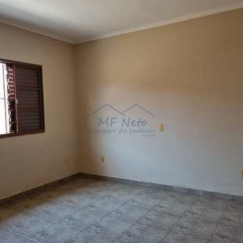 Casa em Pirassununga, bairro Cidade Jardim