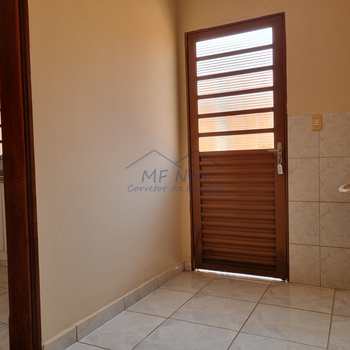 Casa em Pirassununga, bairro Cidade Jardim