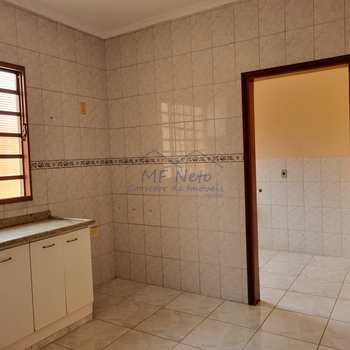 Casa em Pirassununga, bairro Cidade Jardim