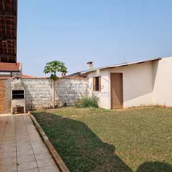 Casa em Pirassununga, bairro Cidade Jardim