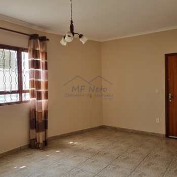 Casa em Pirassununga, bairro Cidade Jardim