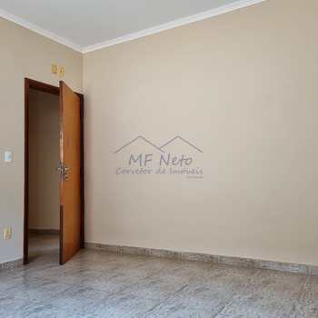 Casa em Pirassununga, bairro Cidade Jardim