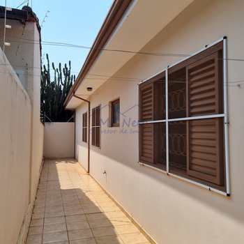 Casa em Pirassununga, bairro Cidade Jardim