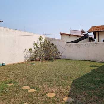 Casa em Pirassununga, bairro Cidade Jardim