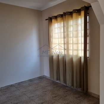 Casa em Pirassununga, bairro Cidade Jardim