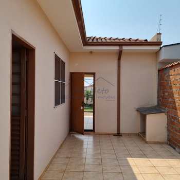 Casa em Pirassununga, bairro Cidade Jardim