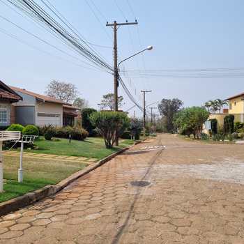 Casa em Pirassununga, bairro Cidade Jardim