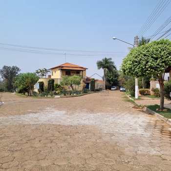 Casa em Pirassununga, bairro Cidade Jardim
