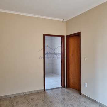 Casa em Pirassununga, bairro Cidade Jardim