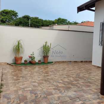 Casa em Pirassununga, bairro Vila Braz