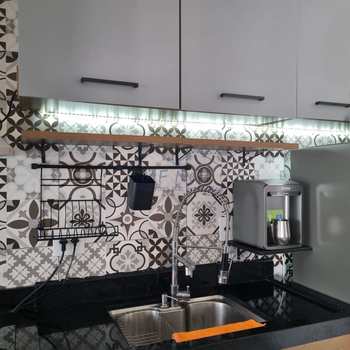 Apartamento em Pirassununga, bairro Condomínio Residencial Canto dos Pássaros