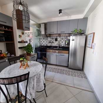 Apartamento em Pirassununga, bairro Condomínio Residencial Canto dos Pássaros