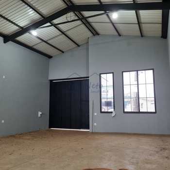 Galpão em Pirassununga, bairro Vila Nova