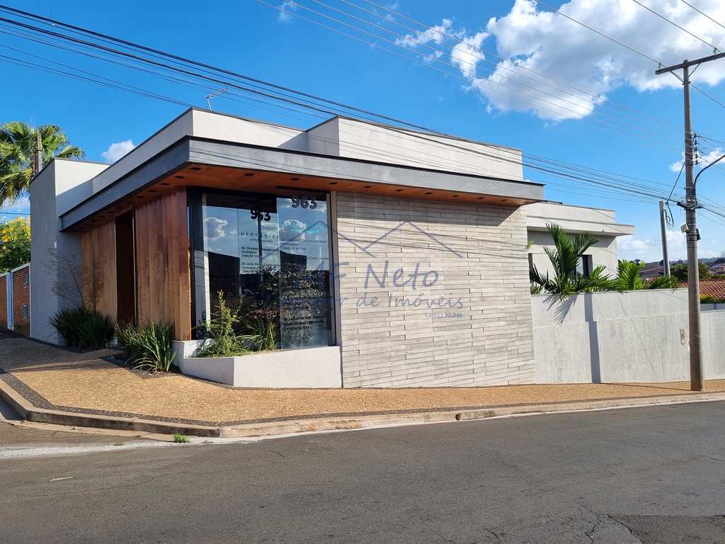 Prédio Comercial em Pirassununga, no bairro Centro