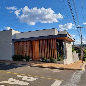Prédio Comercial em Pirassununga, bairro Centro