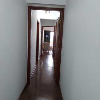 Apartamento em Pirassununga, bairro Edifício Residencial Park - Centro