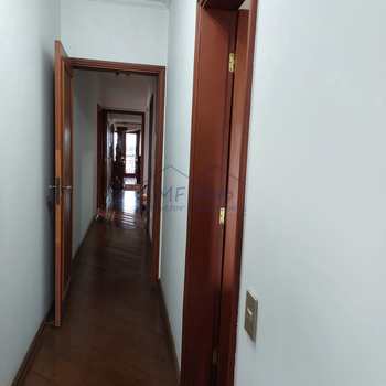 Apartamento em Pirassununga, bairro Edifício Residencial Park - Centro