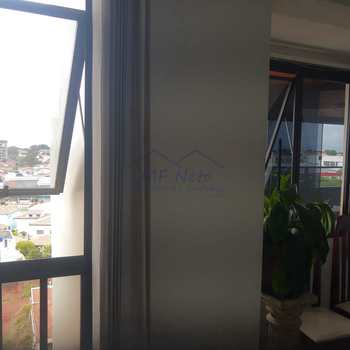 Apartamento em Pirassununga, bairro Edifício Residencial Park - Centro