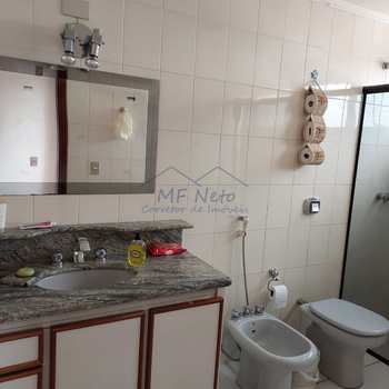 Apartamento em Pirassununga, bairro Edifício Residencial Park - Centro