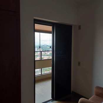 Apartamento em Pirassununga, bairro Edifício Residencial Park - Centro