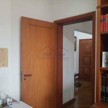 Apartamento em Pirassununga, bairro Edifício Residencial Park - Centro