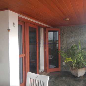Apartamento em Pirassununga, bairro Edifício Residencial Park - Centro