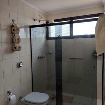 Apartamento em Pirassununga, bairro Edifício Residencial Park - Centro
